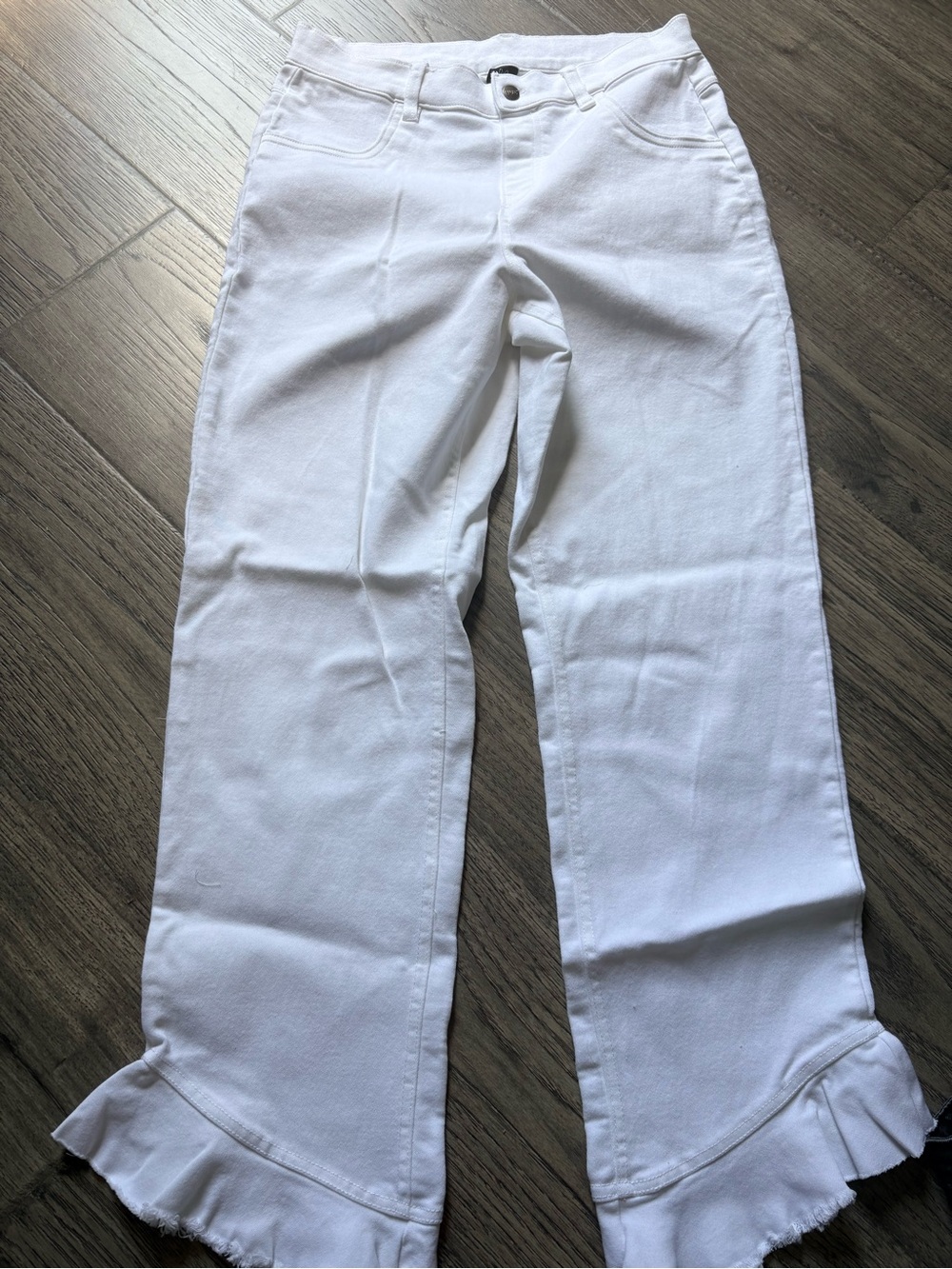 HUE White High-Rise Ruffle Hem Jeans
